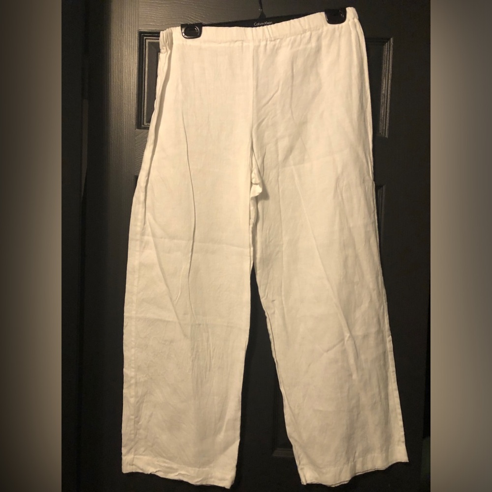 Women’s White Lightweight Linen Pants
Floral label 
100% linen